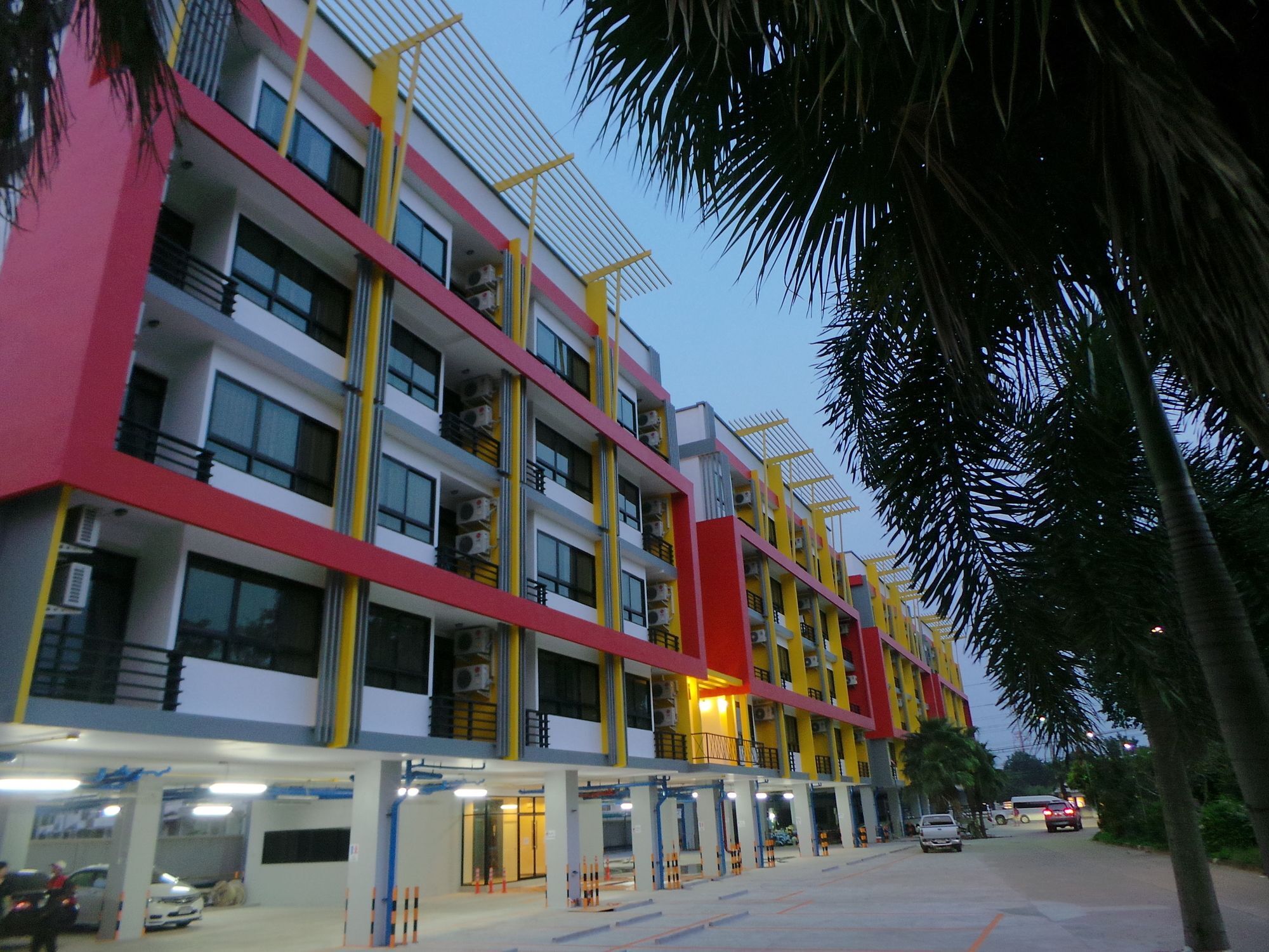 Si Maha Phot The Icon Service Apartment מראה חיצוני תמונה
